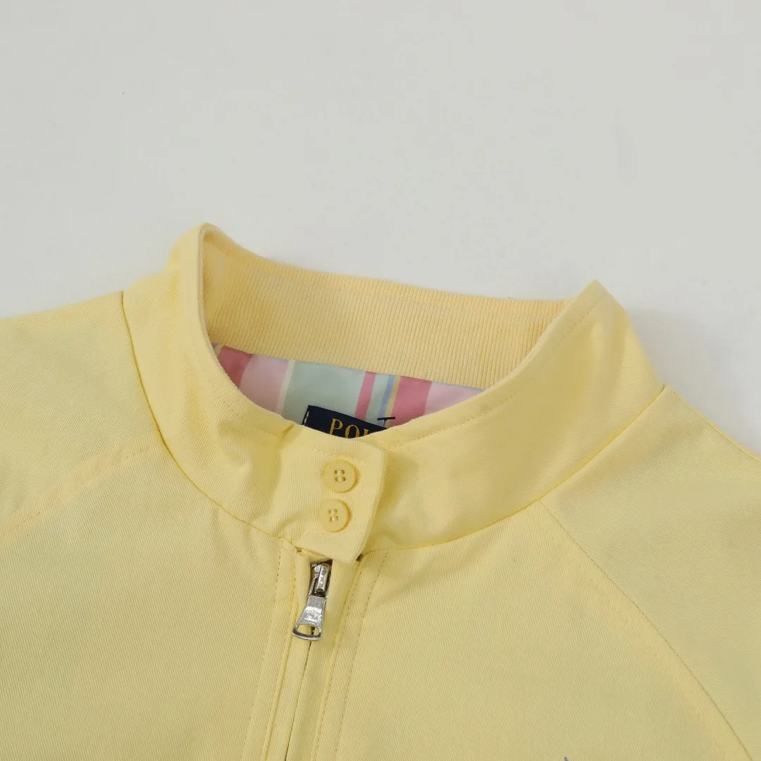 P290 #R16 Ralph Lauren/Ralph Lauren vintage Harrington zipper jacket with American contrasting plaid lining, recommended by many fashion bloggers. The Harrington jacket's lapel zipper windproof design perfectly blends casual style and street trend elements. The collision of multiple high-saturation colors instantly ignites visual enthusiasm and easily becomes the focus of the street. The loose fit is not flattering on your figure, perfectly accommodating all body shapes, and full of versatile attributes.  Color: Chicken Yellow Size: S/M/L/XL Length: 57/58.5/60/61.5 Bust: 122/126/130/134 Sleeve Length: 64/65.5/67/68.5
